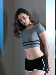 Georgia Jones Spreads Her Pussy