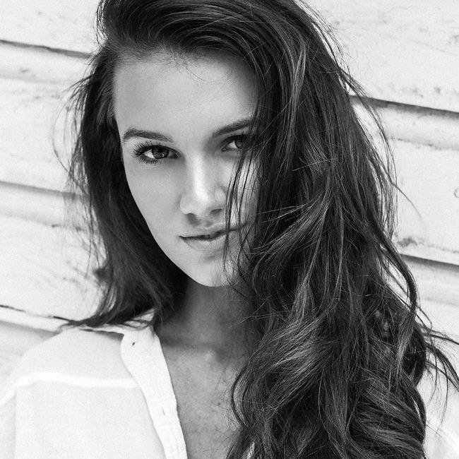 Beautiful Model Hailey Outland 12