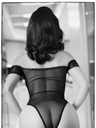 Jenna Sativa Sultry Strip Tease