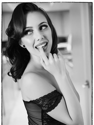 Jenna Sativa Sultry Strip Tease