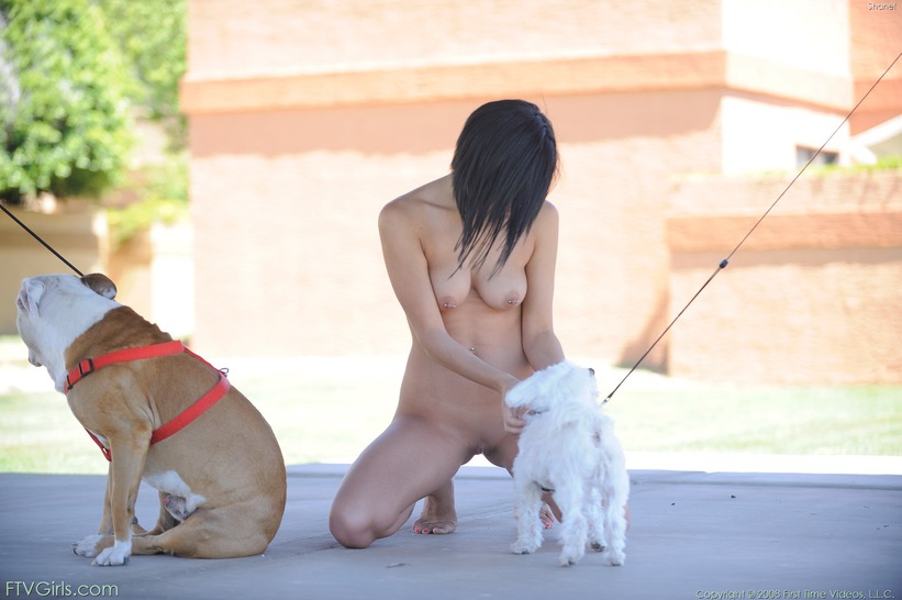 Doggie Park Nudes 19
