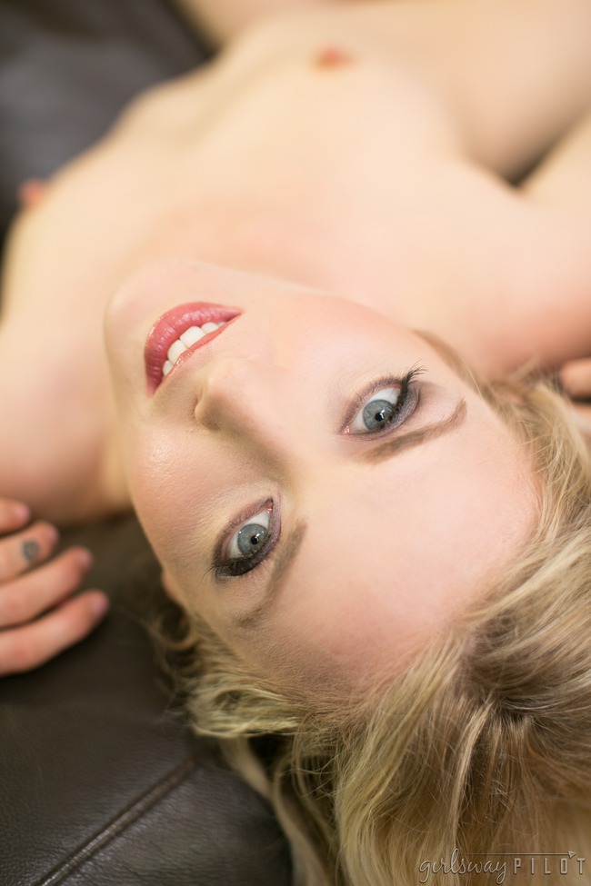 Blonde Babe Karla Kush Stripping 17