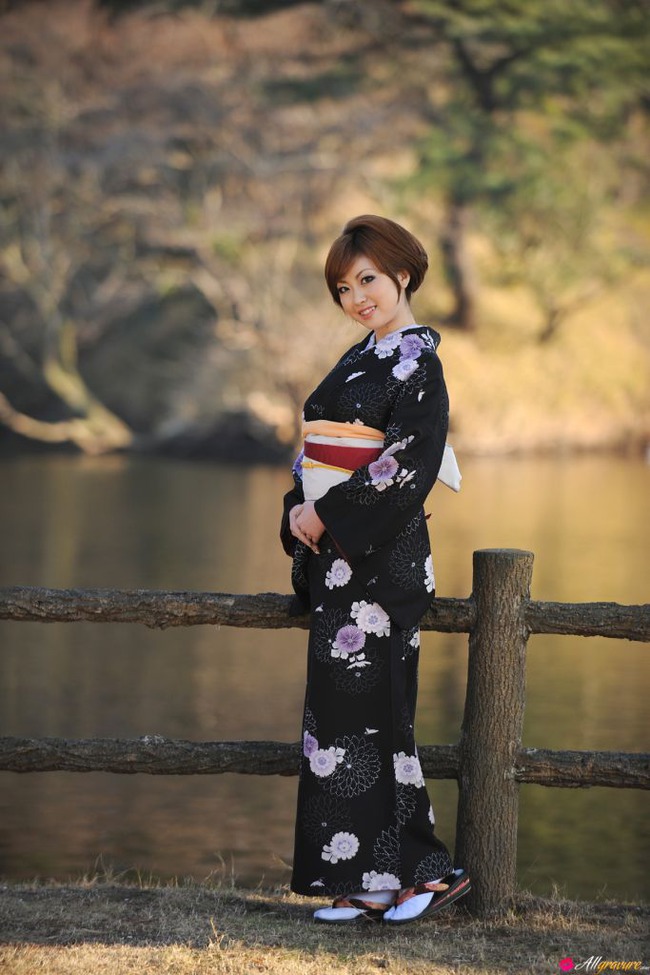 Rio Hamasaki - Kimono  00