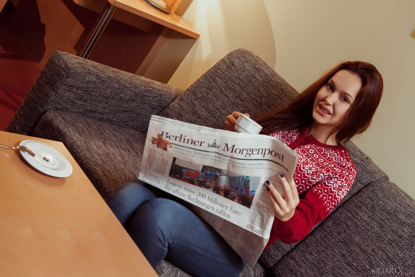 Cute brunette Sintia plans to spend the evening naked, masturbating to as many orgasms as she can handle 20