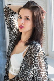 Blue Eyed Beauty Lara D 01