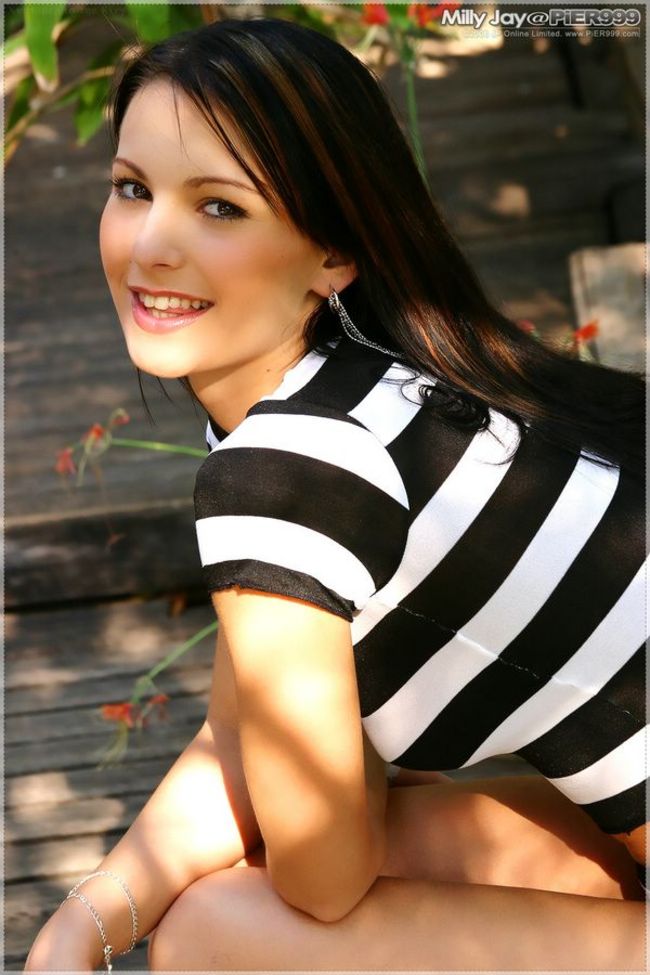 Milli Jay Hot Girl Outdoor Strip 00