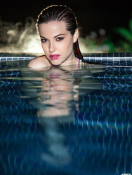 Elizabeth Marxs Amazing Busty Playboy Babe In The Pool