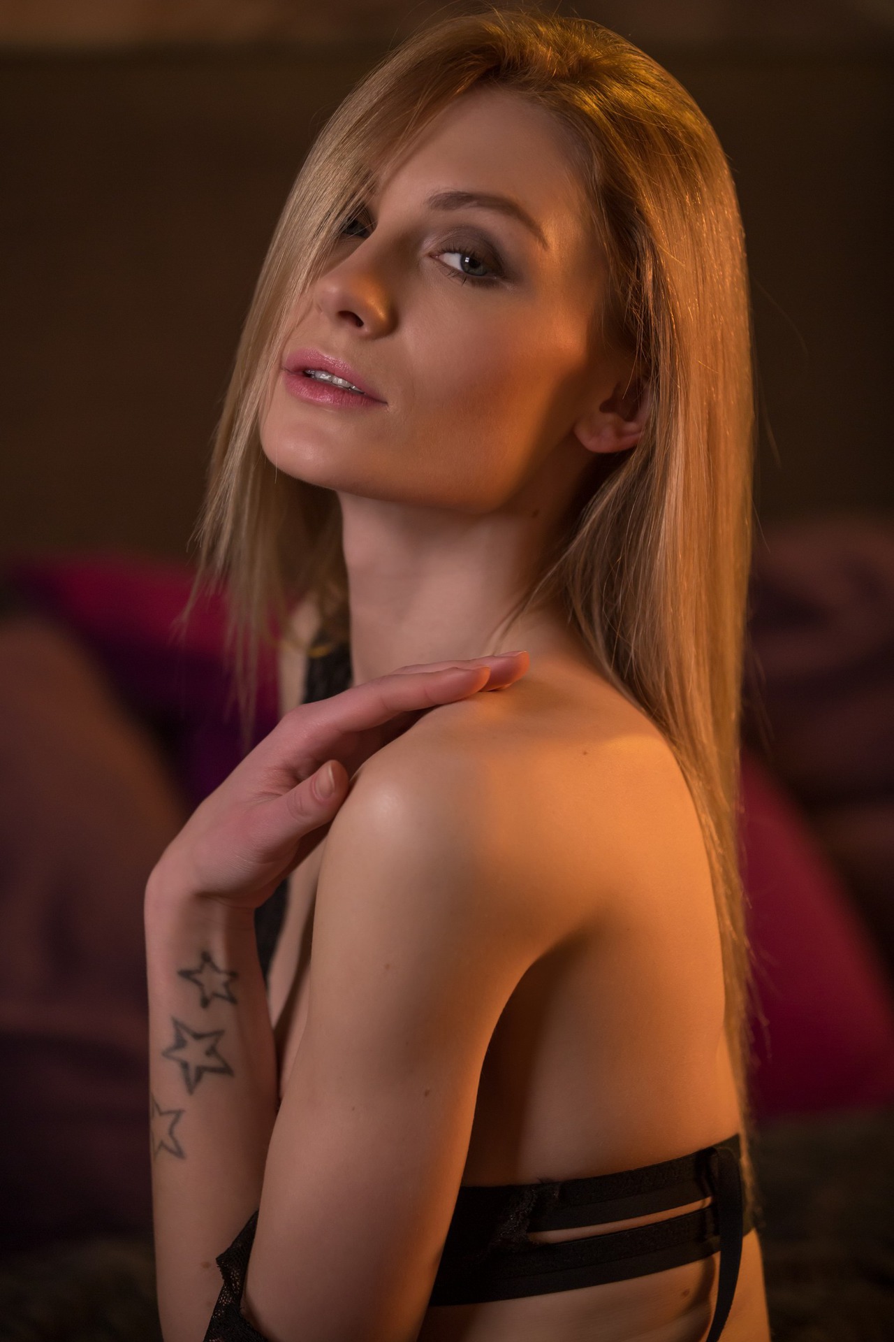 CELIA IN BEDROOM TEMPTRESS 00