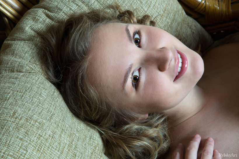 Smiling Gabriela 04