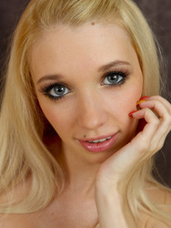 Busty Playful Blondie