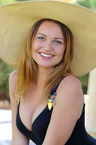 Beautiful Babe Odara Slips Out Of Her Sexy Swimsuit