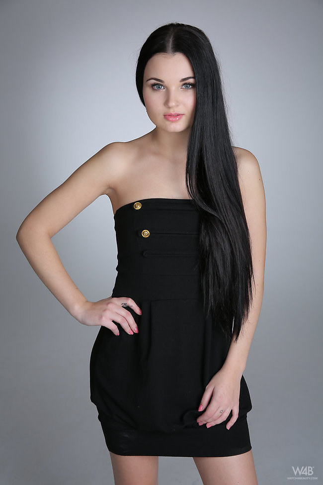 CASTING Celeste T 00